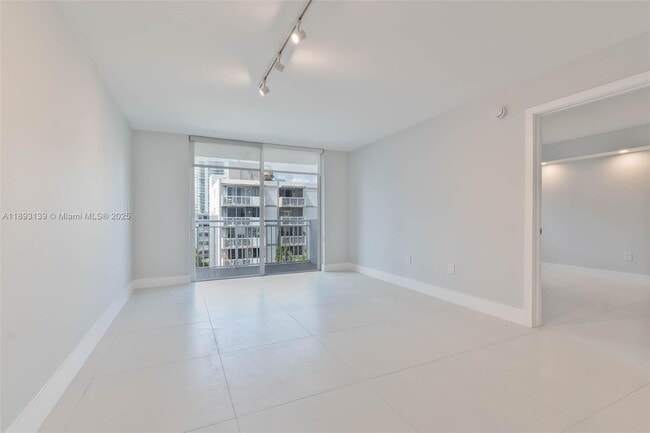 Foto del edificio - 1665 Bay Rd
