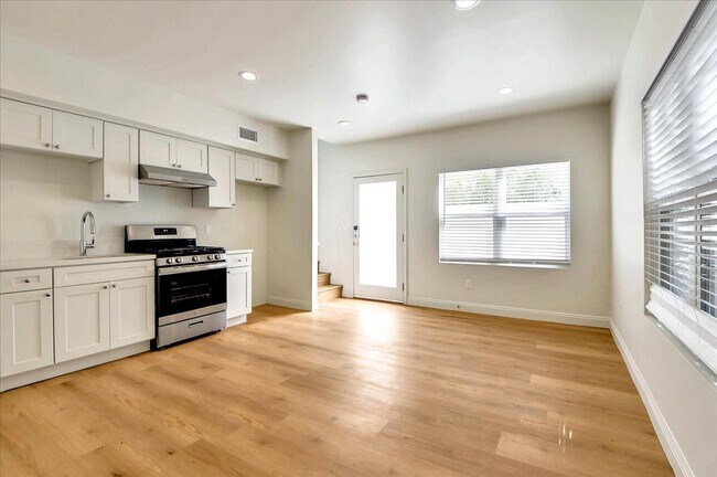 Foto del edificio - 2202 Camden Ave