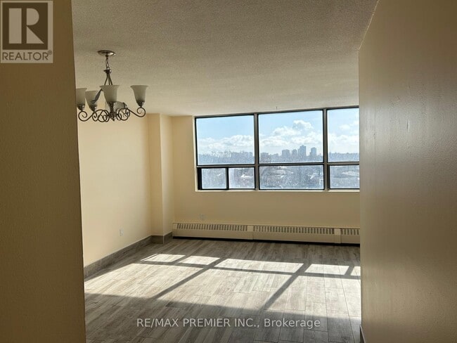 Photo du bâtiment - 45 Sunrise Ave