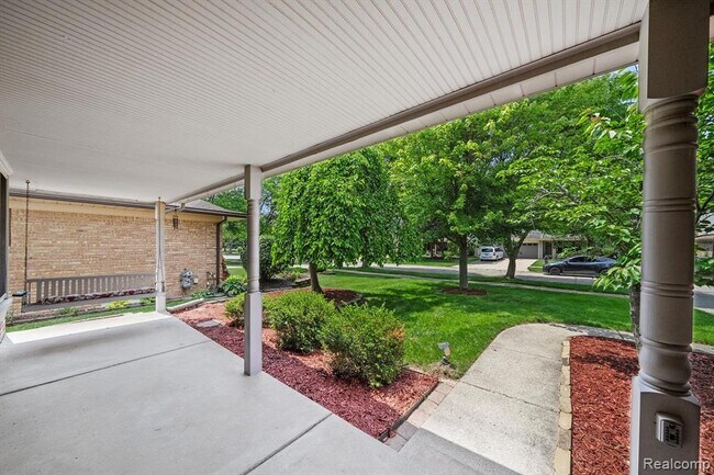 Foto del edificio - 7302 Parkway Ct