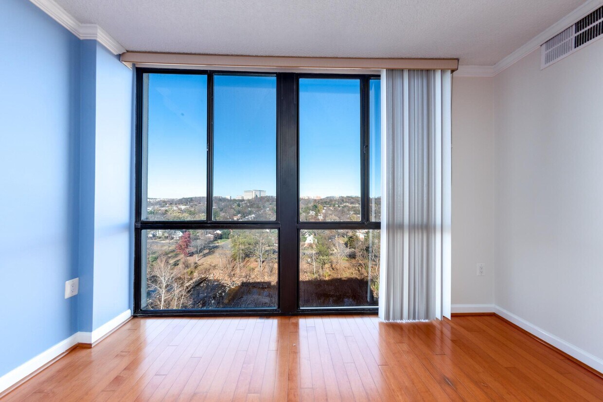 Foto principal - 5300 Holmes Run Pkwy
