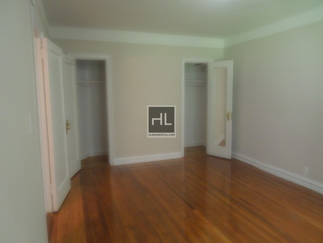 Building Photo - Spacious 1 bedroom apartment in Astoria