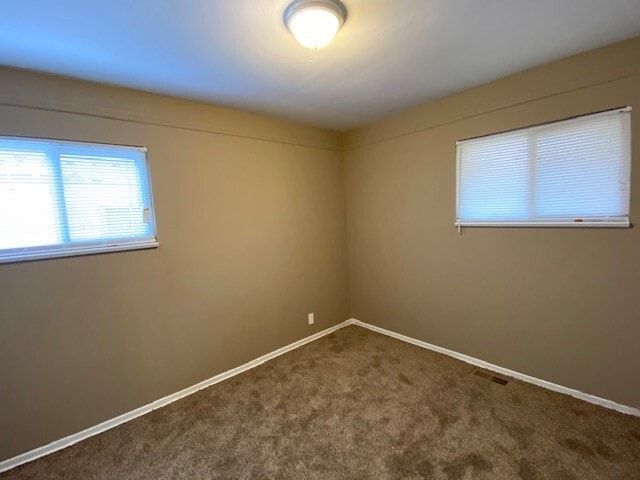 Building Photo - 10564 Spring Garden Dr
