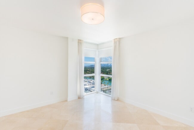 Foto del edificio - 4201 Collins Ave