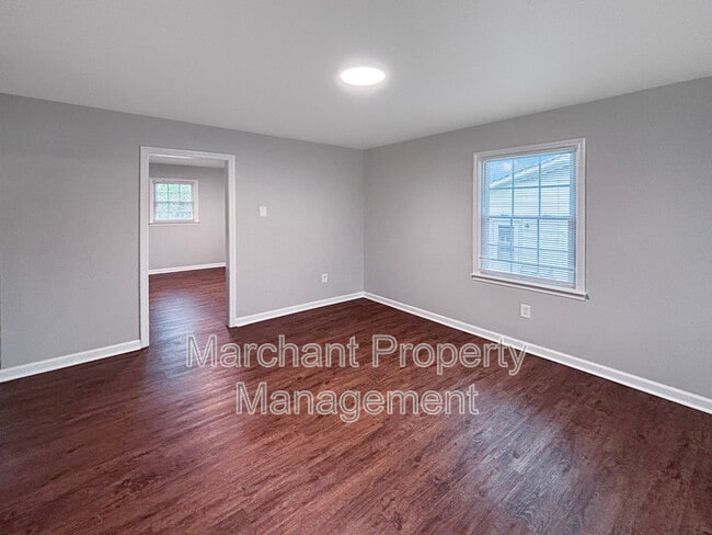 Building Photo - 87 Montague Rd