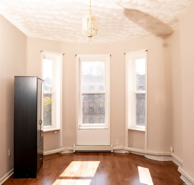 Foto del edificio - 2913 Clarendon Rd