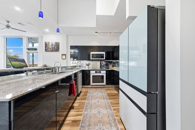 Building Photo - 102 Quitman St