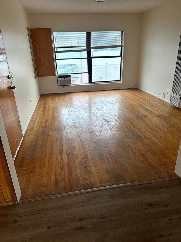 Foto principal - 2270 White St