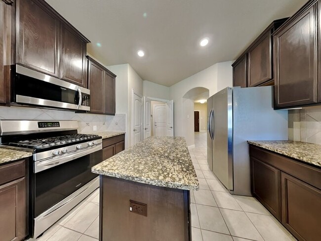 Foto del edificio - 3801 Moorcroft Rd