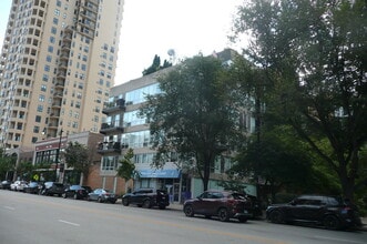 Building Photo - 1430 S Michigan Ave