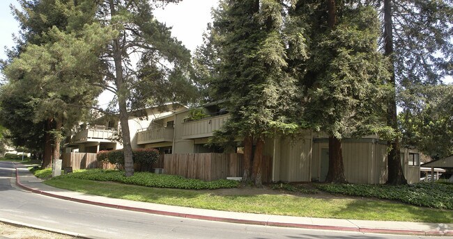 Foto del edificio - 2111-2165 Northwood Dr