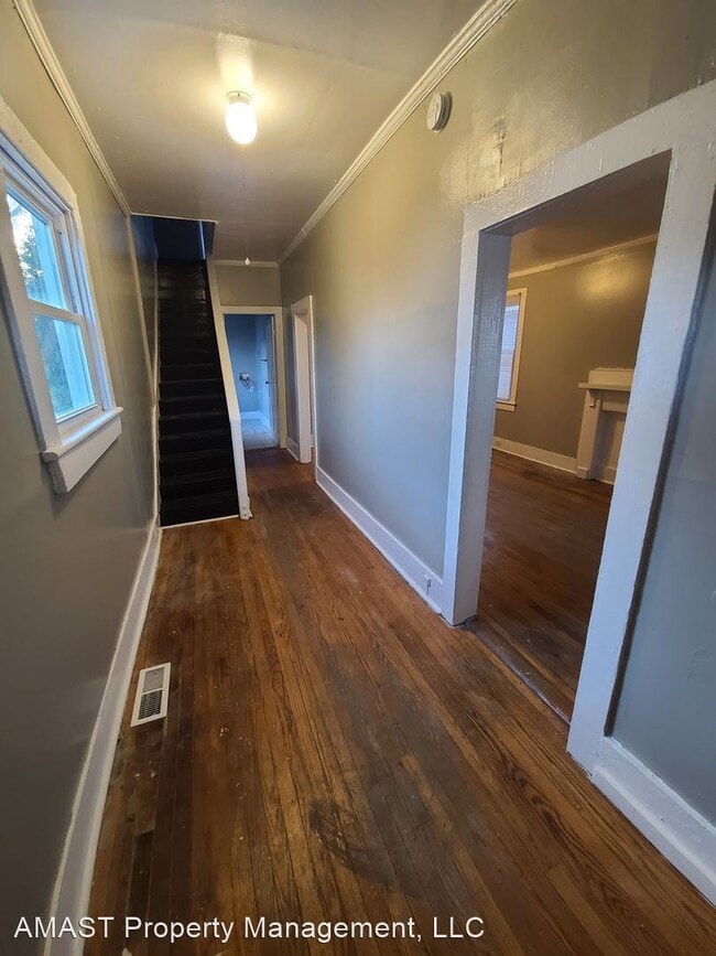 Building Photo - 3 br, 2 bath House - 814 S. 8th St.