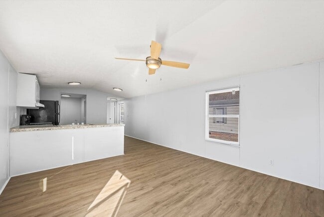Building Photo - 2611 Cattail Cir