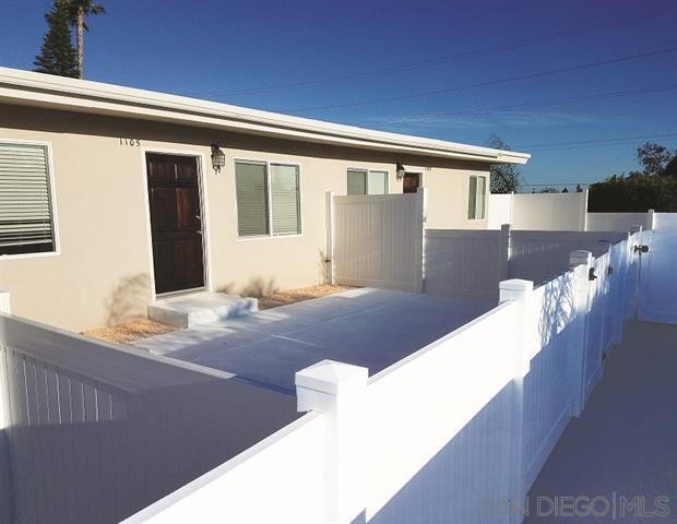 Foto del edificio - Golden Hill 2 Bed / 1 Bath/ 2 Parking Spac...
