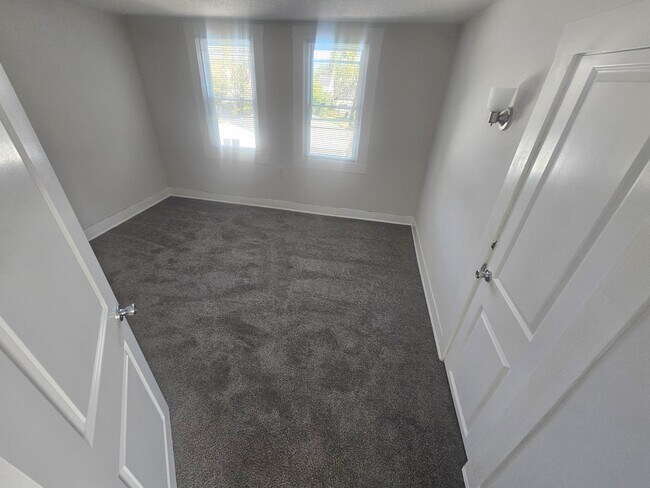 Foto del edificio - 915 E Albert St