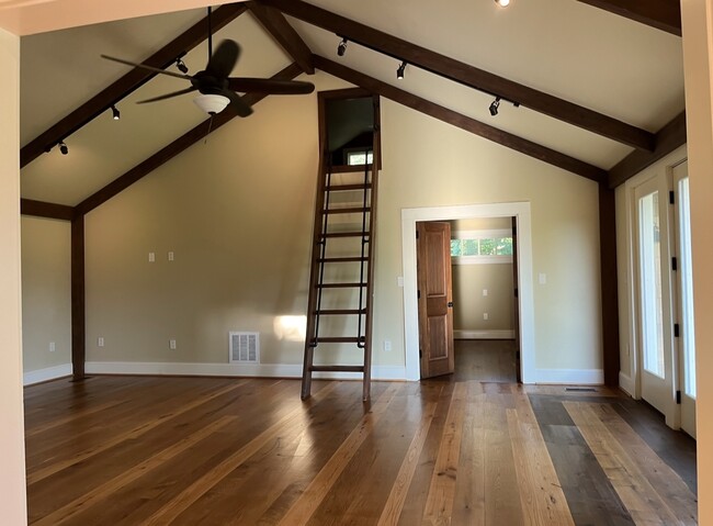 Building Photo - 35780 Charles Town Pike
