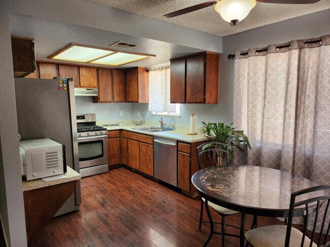 Foto del edificio - 40245 169th St E