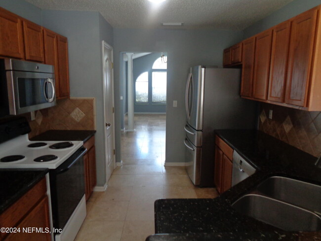 Foto del edificio - 3088 Five Oaks Ln