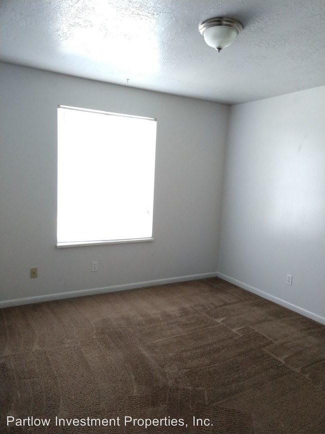Building Photo - 3200 W 900 S