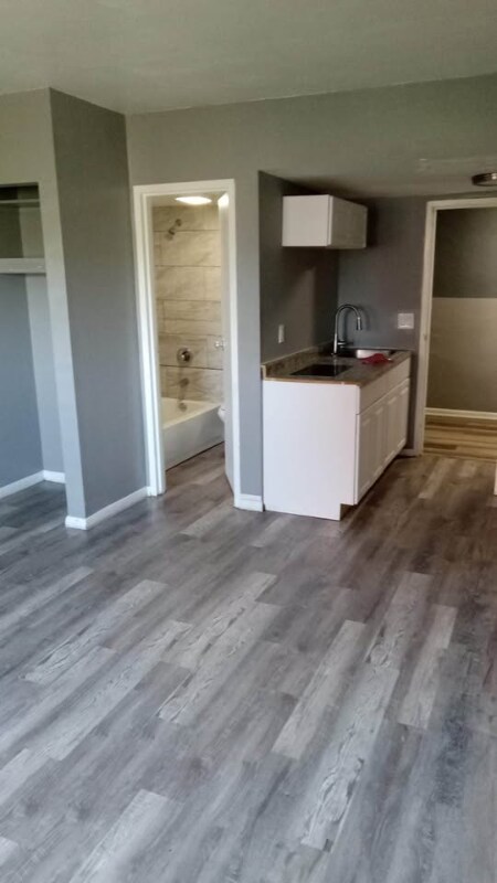 Foto del edificio - 111 S Summit St