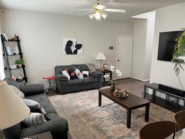 Building Photo - 8504 Saffron Dr