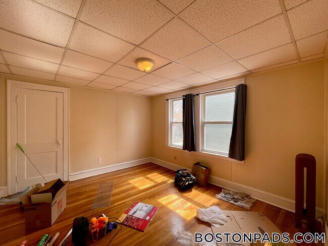 Building Photo - 62 Brock St