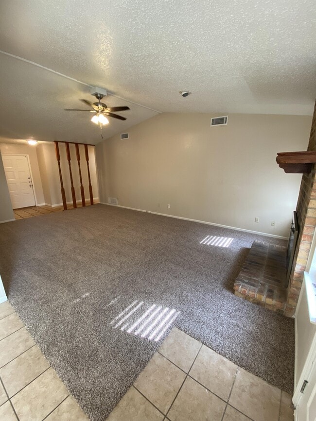 Building Photo - 2306 Hunt Dr