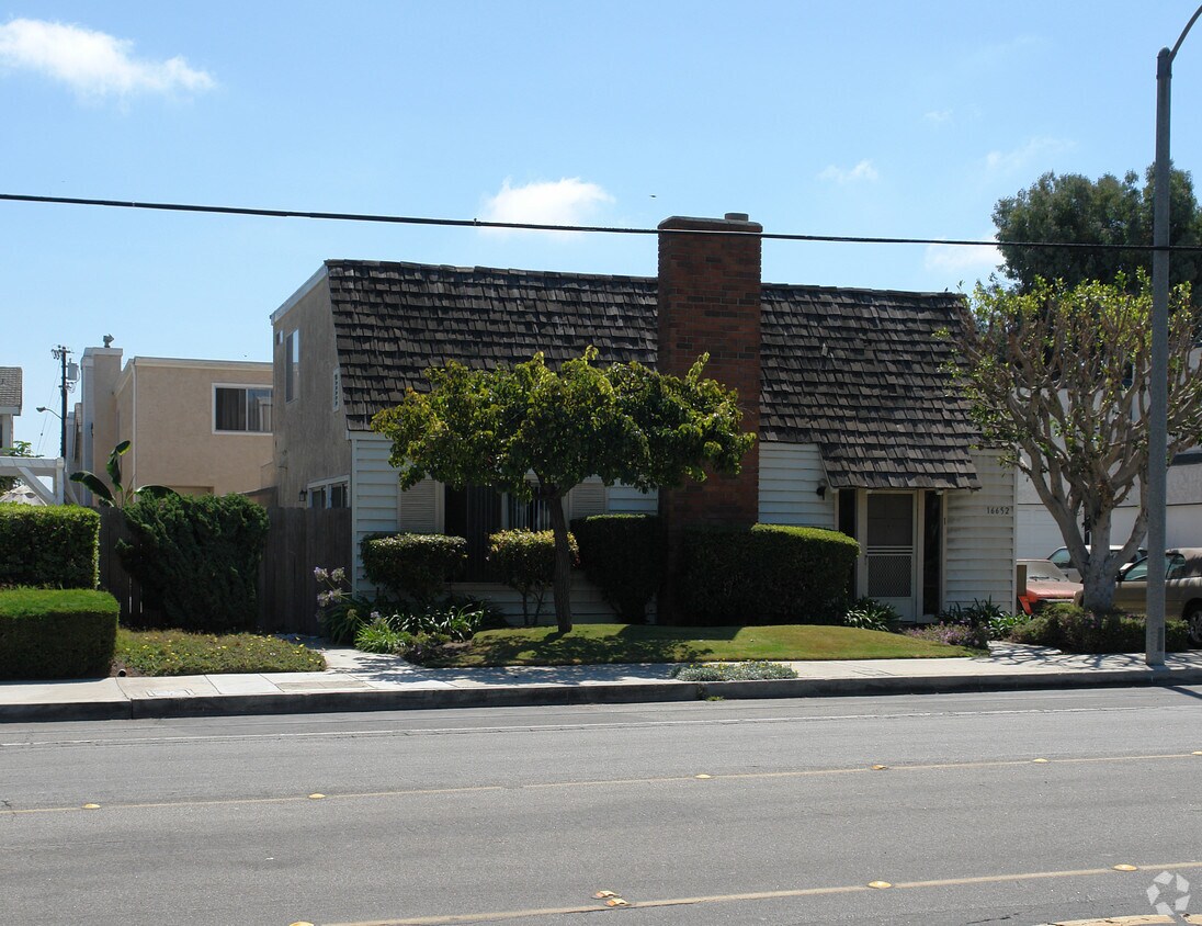 Foto del edificio - 16652 Algonquin St