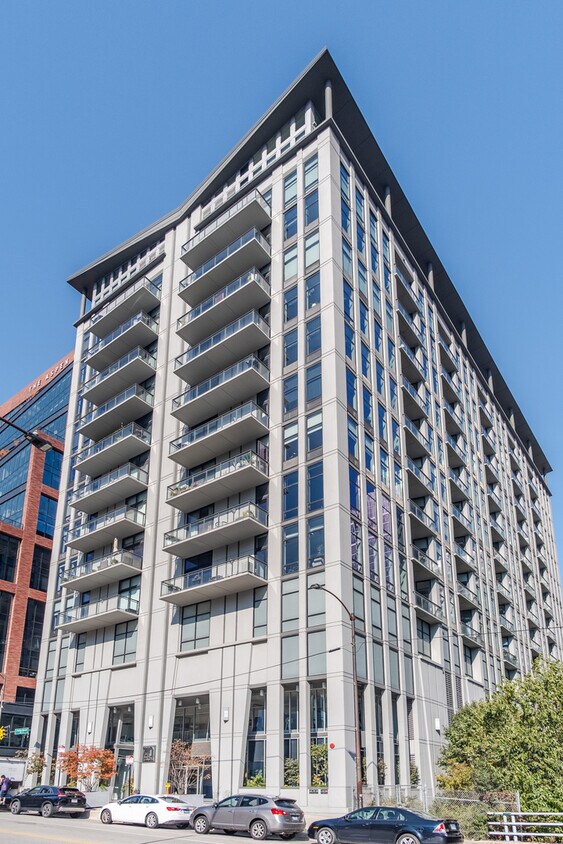 Primary Photo - 740 W Fulton St