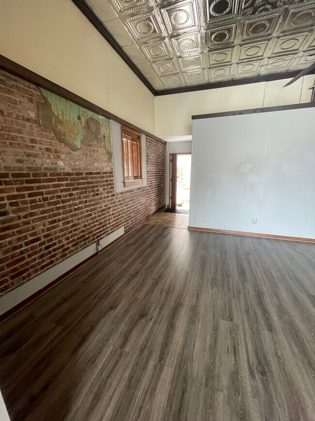 Foto del edificio - Sunflower Estate LLC