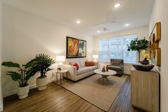 Building Photo - Warehouse District