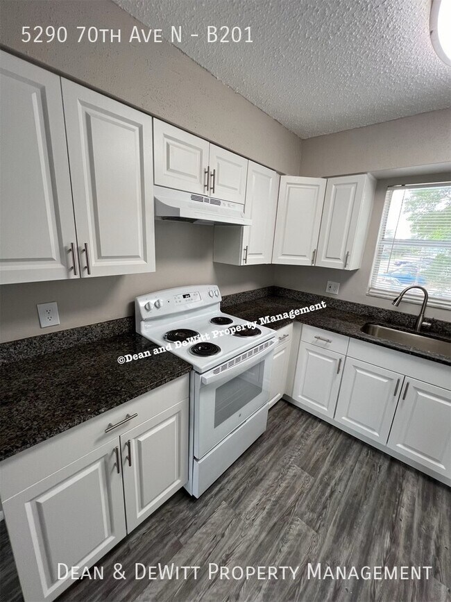 Building Photo - Pinellas Park | Renovated 2/1.5 Apt For Rent