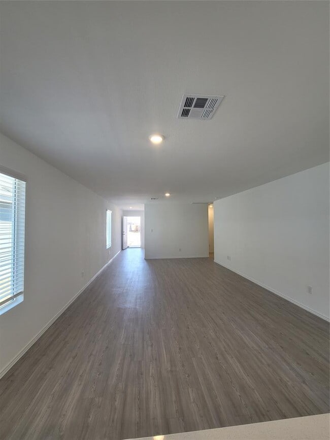 Building Photo - 105 Painted Night Rd