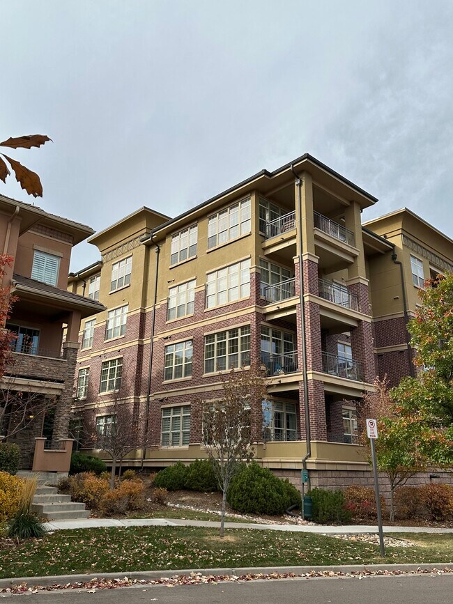 Foto del edificio - 7820 Inverness Blvd