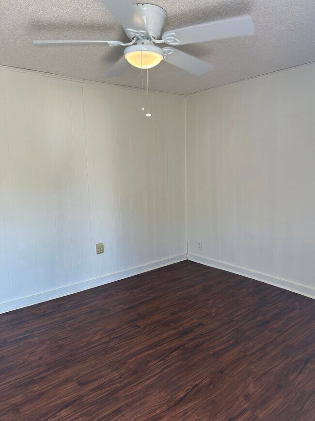 Foto del edificio - Close to town 2 Bedroom 1 Bath
