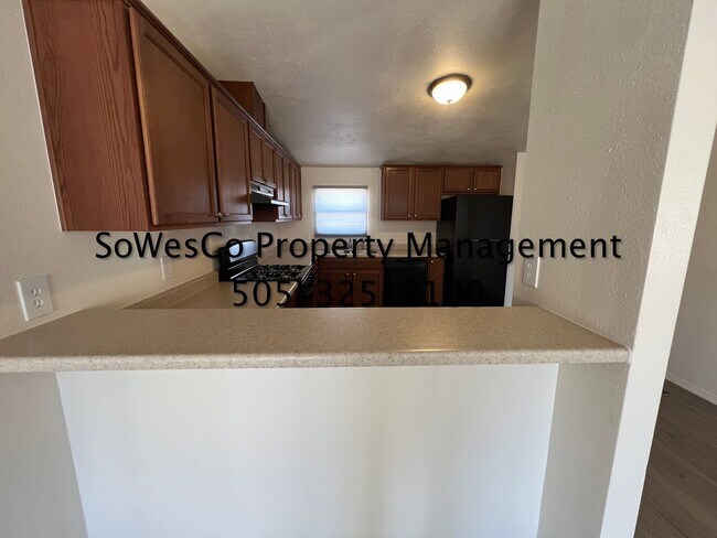 Foto del edificio - Beautiful 3 Bedroom 2 Full Bath Home