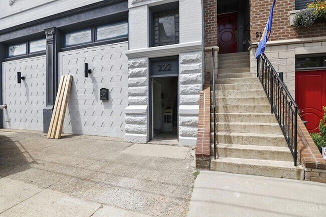 Building Photo - 222 W 15th St