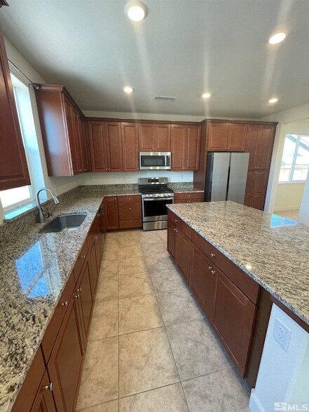 Foto del edificio - 7255 Rutherford Dr