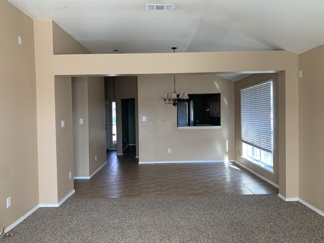 Foto del edificio - 1100 Dixon Ln