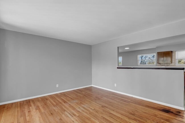 Building Photo - Spacious Single Family Home In Florissant with a Walk Out Basement!!