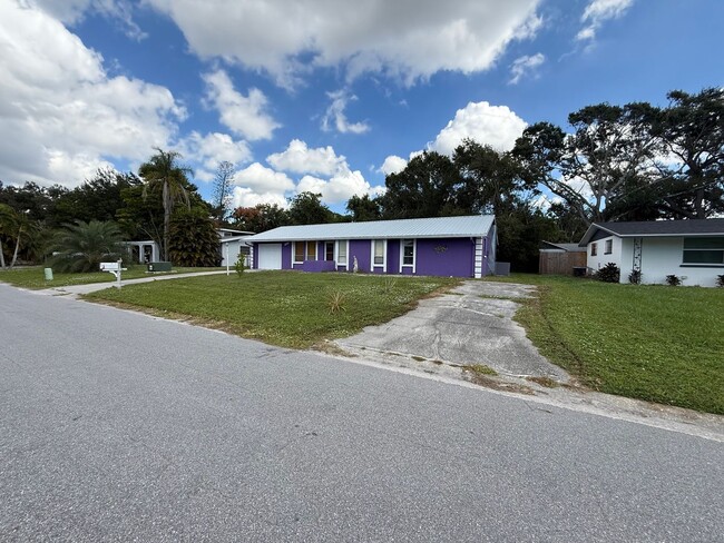 Foto del edificio - Charming 3-Bedroom, 2-Bath Home in the Hea...