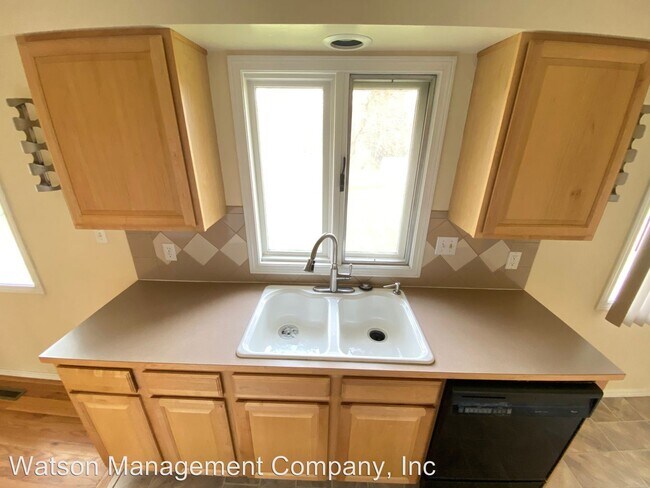 Building Photo - 3 br, 1.5 bath House - 1106 W Wedgewood