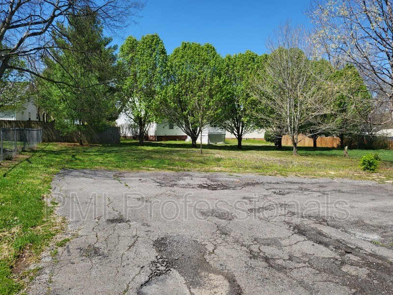 Building Photo - 1711 Hamilton Dr