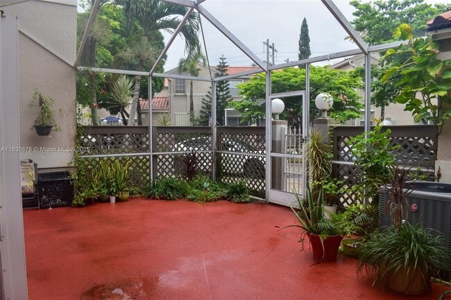 Building Photo - 10998 Mainsail Dr