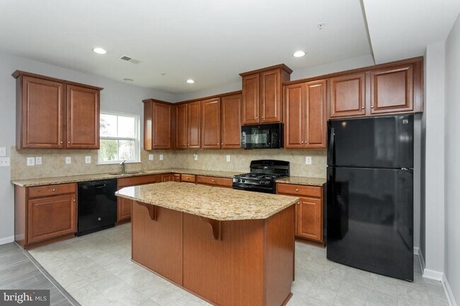 Building Photo - 564 Fox River Hills Way