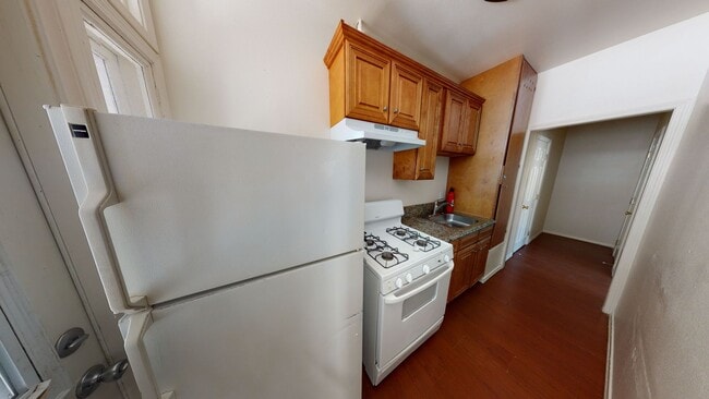 Interior Photo - 1020 Fair