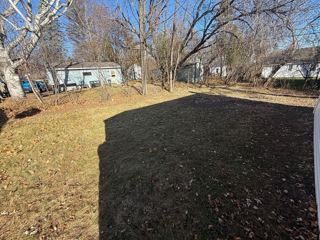 Building Photo - 5 bedroom 2 bath close to UMD & CSS