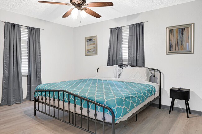 Foto del edificio - 1806 Clayton Dr