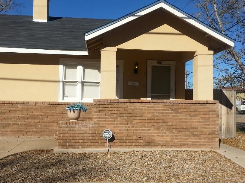 Foto principal - 609-609 W 1st St