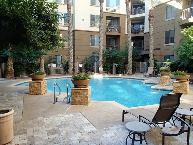 Foto del edificio - 1701 E Colter St